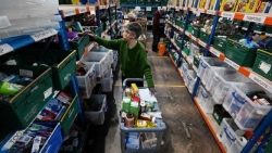 nhieu nguoi dan anh song dua vao ngan hang thuc pham