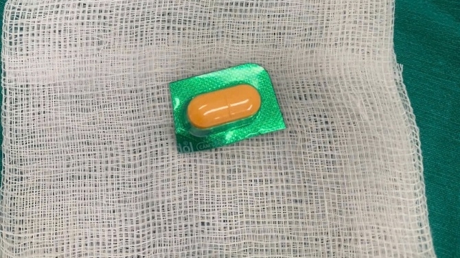 Nhập viện vì uống viên thuốc còn nguyên vỏ