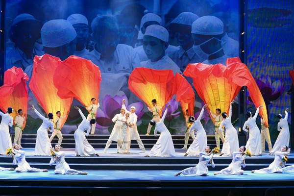 Vang mãi bản hùng ca người chiến sĩ áo trắng