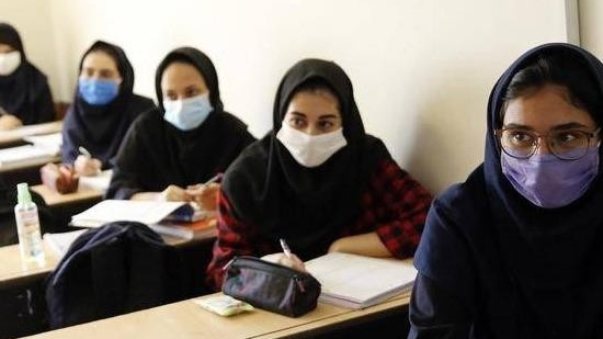 Iran: Nhiều nữ sinh bị đầu độc để không thể đến trường