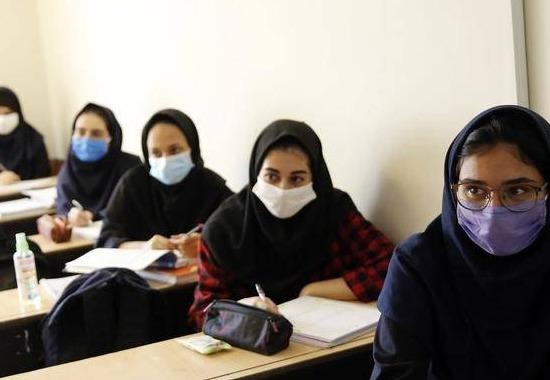 Iran: Nhiều nữ sinh bị đầu độc để không thể đến trường