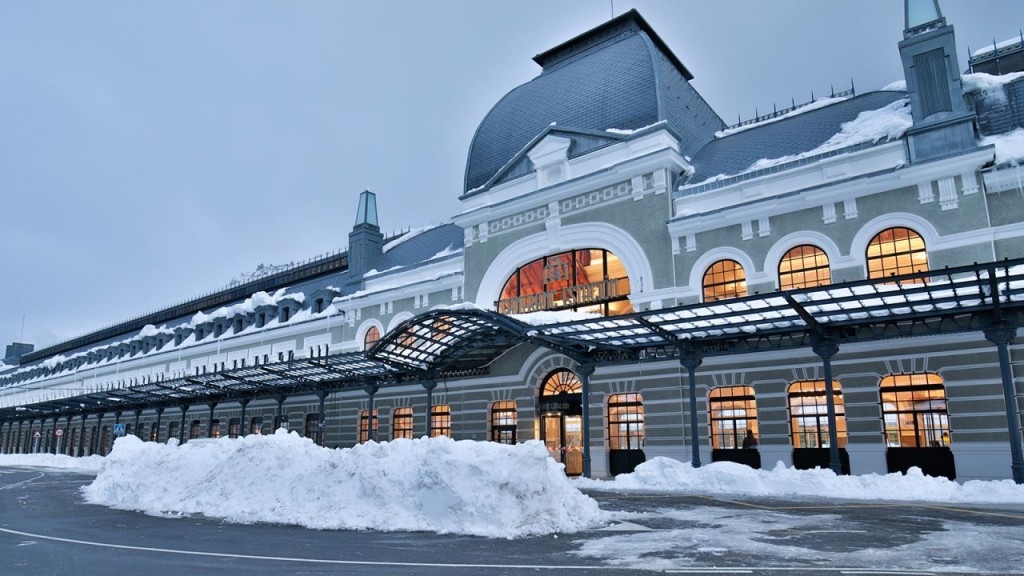 Biến nhà ga bỏ hoang thành khách sạn ngoạn mục