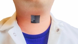 Miếng dán đặc biệt giúp những người rối loạn giọng nói có thể trò chuyện