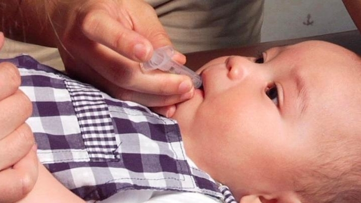 Trẻ em nhiều tỉnh, thành sẽ được uống vắc xin rota miễn phí