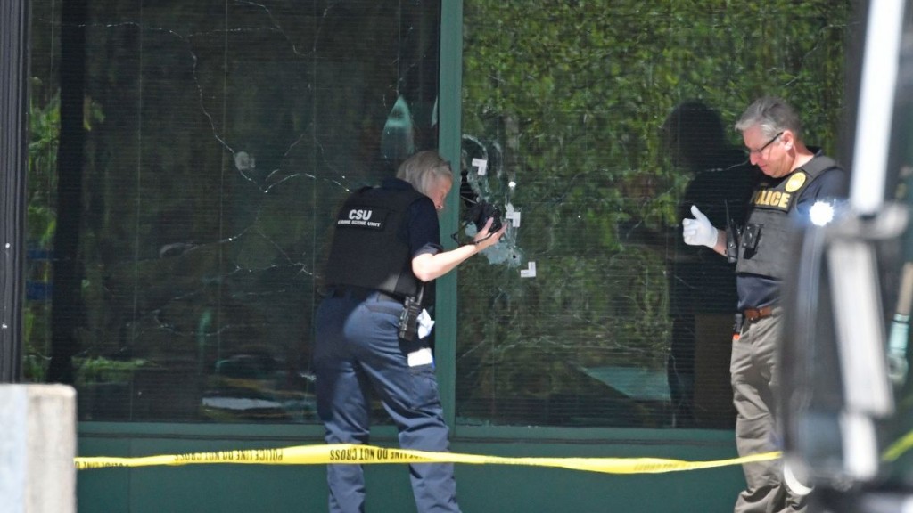 Toàn cảnh về vụ tay súng livestream bắn chết nhiều người ở ngân hàng Mỹ