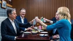 Ngoại trưởng Mỹ ấn tượng với ẩm thực Việt