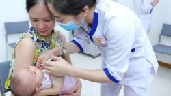 Trẻ nhỏ sẽ được dùng miễn phí vaccine Rota