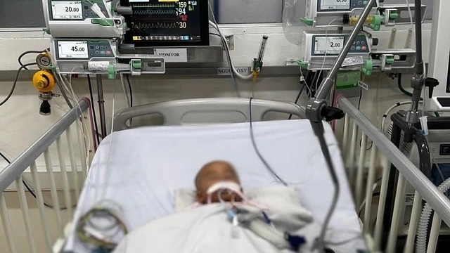 TP. Hồ Chí Minh: Bé 10 tháng tuổi nhiễm amip “ăn não”