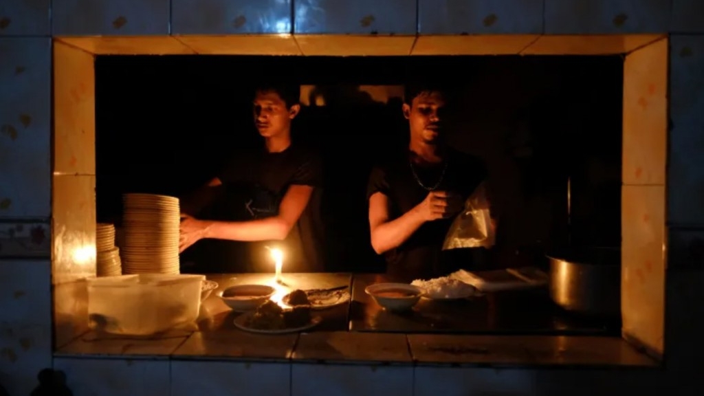 Hàng loạt quốc gia Châu Á thiếu điện do nắng nóng