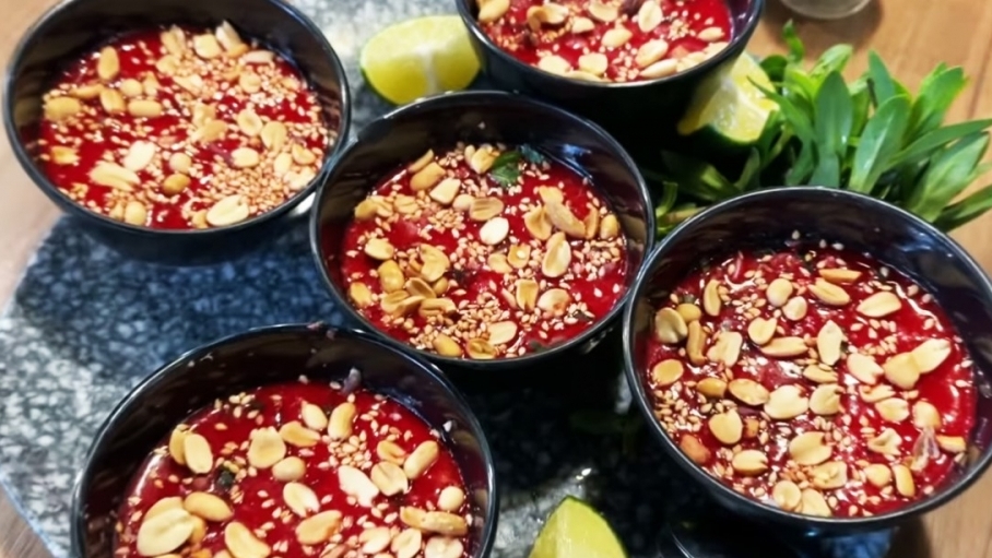 Hà Nội: Ăn tiết canh tại đám cỗ, một người bị rối loạn ý thức