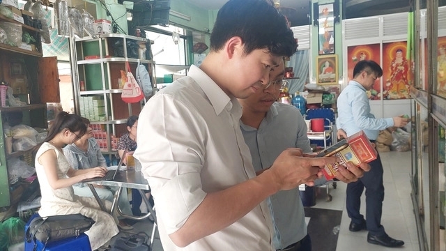 Bộ Y tế cảnh báo 3 loại dầu xoa bóp giả