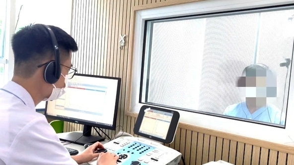 Thường xuyên tắm muộn, thanh niên bị điếc đột ngột