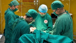 Mổ não thức tỉnh, cứu bệnh nhân 75 tuổi chấn thương nguy kịch