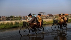 nhung ngoi lang indonesia dang chim dan xuong bien