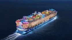 Bên trong siêu du thuyền với sức chứa hơn 5.600 hành khách