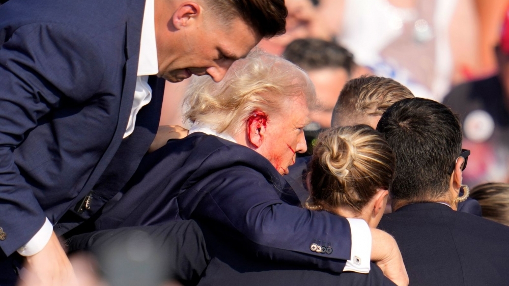 Cựu Tổng thống Trump bị bắn: Một người thiệt mạng và nghi phạm đã chết