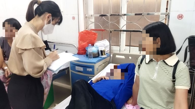 Nhiều du khách bị rối loạn tiêu hoá sau bữa tối ở Hạ Long