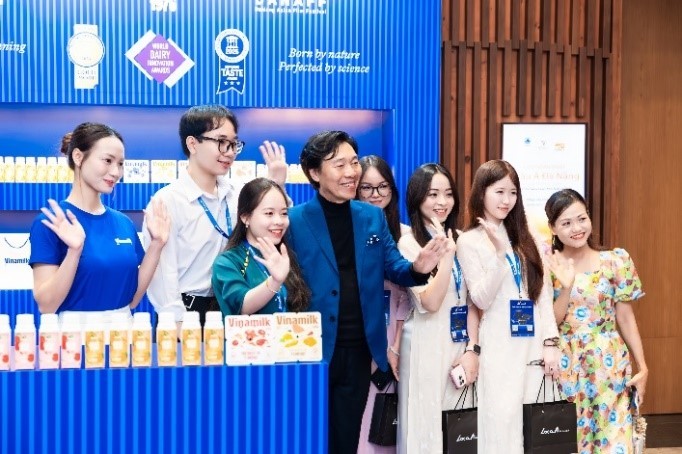 Vinamilk “tiếp lửa” đam mê, tôn vinh sáng tạo tại sự kiện điện ảnh châu Á Vinamilk “tiếp lửa” đam mê, tôn vinh sáng tạo tại sự kiện điện ảnh châu Á