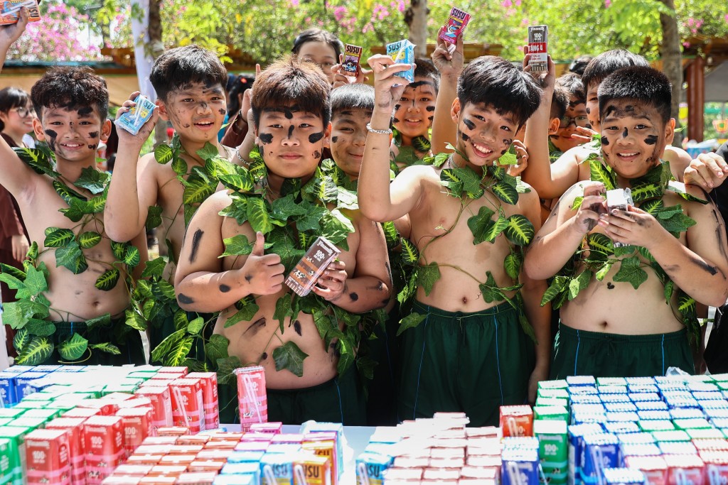 Vinamilk tặng 50.000 hộp sữa cho hơn 7.000 "búp măng non" thành phố mang tên Bác