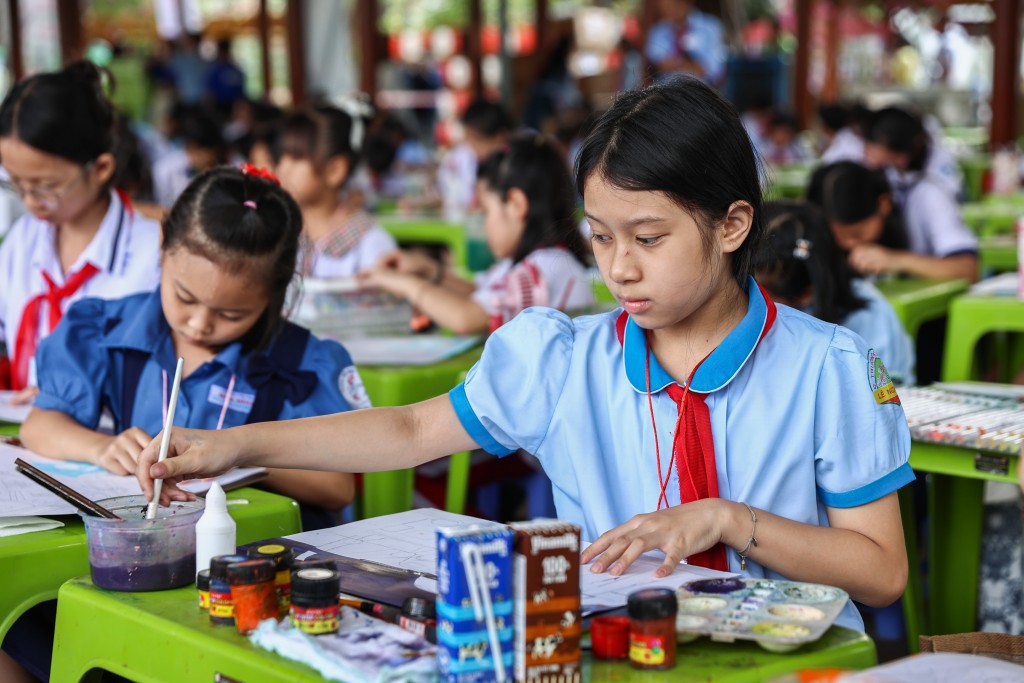 Vinamilk tặng 50.000 hộp sữa cho hơn 7.000 "búp măng non" thành phố mang tên Bác