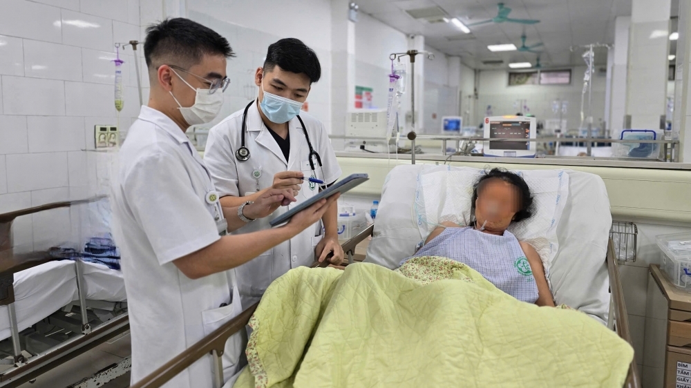 Người phụ nữ bị sét đánh chảy máu não khi đang làm đồng