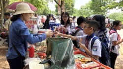 An toàn thực phẩm trước cổng trường: Chưa bao giờ hết lo