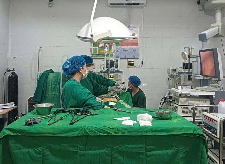 Phẫu thuật viêm ruột thừa cho cô gái bị đảo ngược phủ tạng hiếm gặp (Ảnh: BVCC)