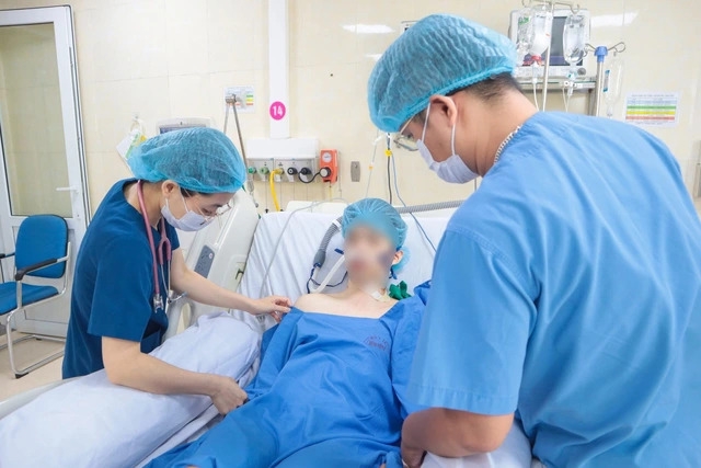 người bệnh đang tập gym thì đột ngột gục xuống mất ý thức người bệnh đang tập gym thì đột ngột gục xuống mất ý thức