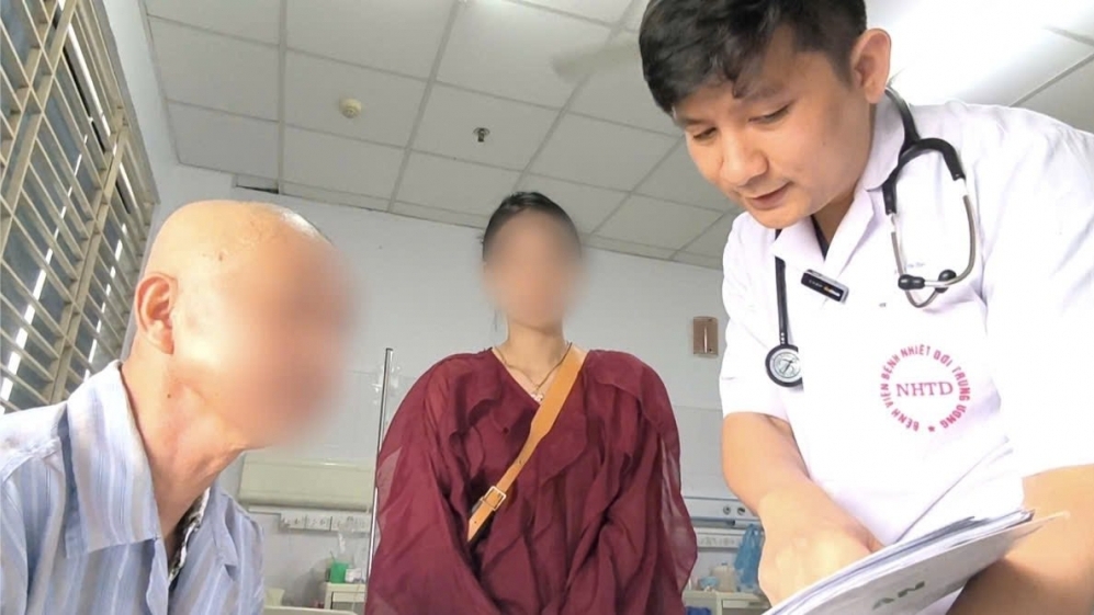 Tìm ra thủ phạm khiến người đàn ông sốt cao hơn 1 năm