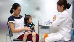 ha noi trien khai tiem mien phi vaccine soi cho tre