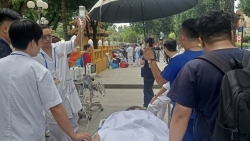 hon 1300 nguoi duoc ho tro y te dip dai le a80