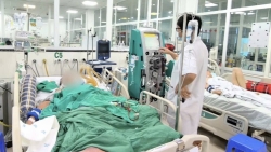 Vết xước nhỏ suýt cướp đi mạng sống của người đàn ông