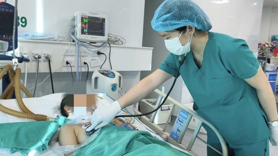 Bé gái 11 tuổi mắc bệnh dại từ chính con chó nuôi trong nhà