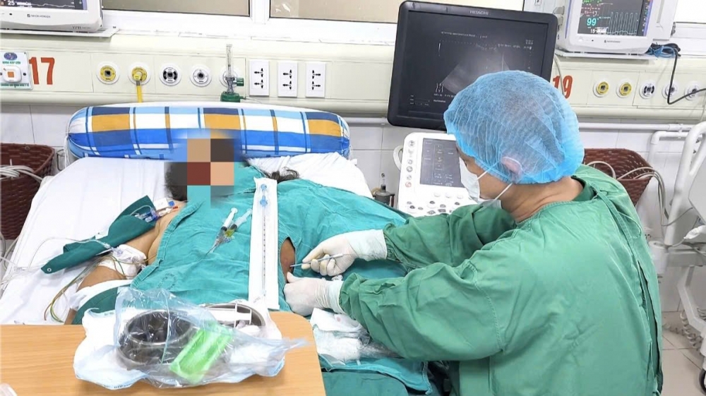 Người dân cần hết sức thận trọng khi điều trị bằng tiêm thuốc tại các cơ sở y tế không được cấp phép hoặc không đảm bảo vô trùng