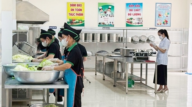 Vẫn xảy ra nhiều vụ ngộ độc thực phẩm tại bếp ăn tập thể, trường học