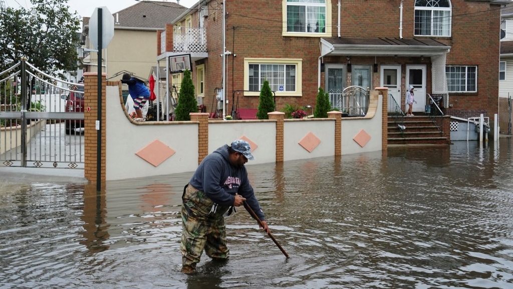 New York ngập trong biển nước sau mưa lớn