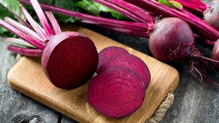 "Con dao hai lưỡi" đối với sức khỏe nếu dùng củ dền sai cách