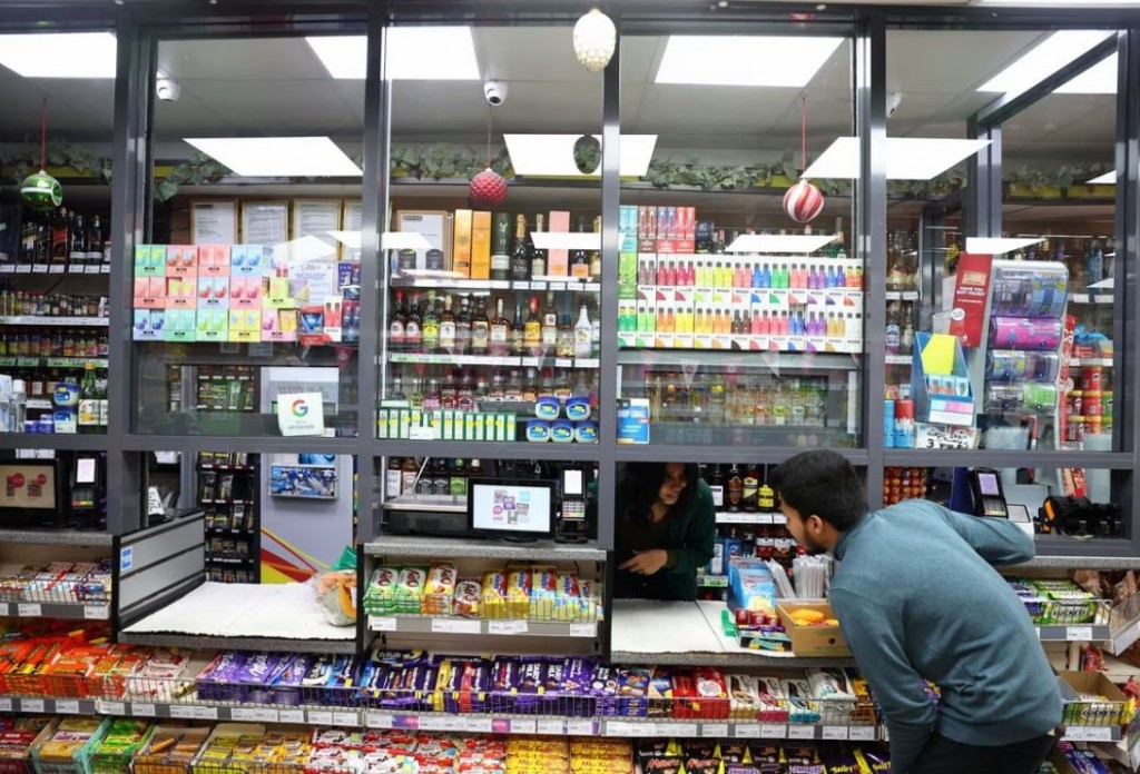 Các chủ cửa hàng ở Anh đau đầu vì nạn trộm cắp vặt