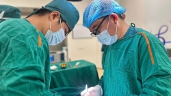 be trai 13 tuoi vo tinh hoan sau tro choi dua xe