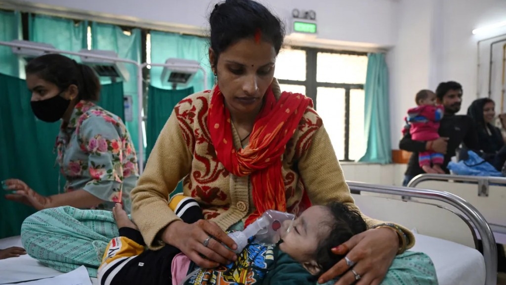 Người dân New Delhi gặp nhiều vấn đề về sức khỏe vì không khí ô nhiễm