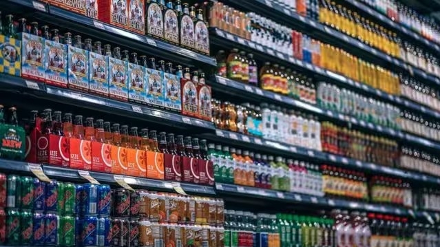 Quốc gia đầu tiên thông qua “luật đồ ăn vặt”