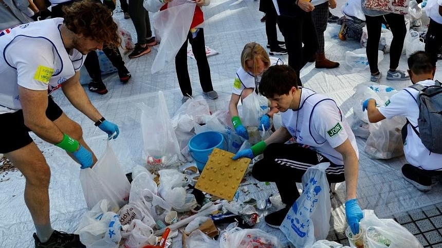 Đội chơi đến từ nước Anh thắng giải vô địch nhặt rác thế giới