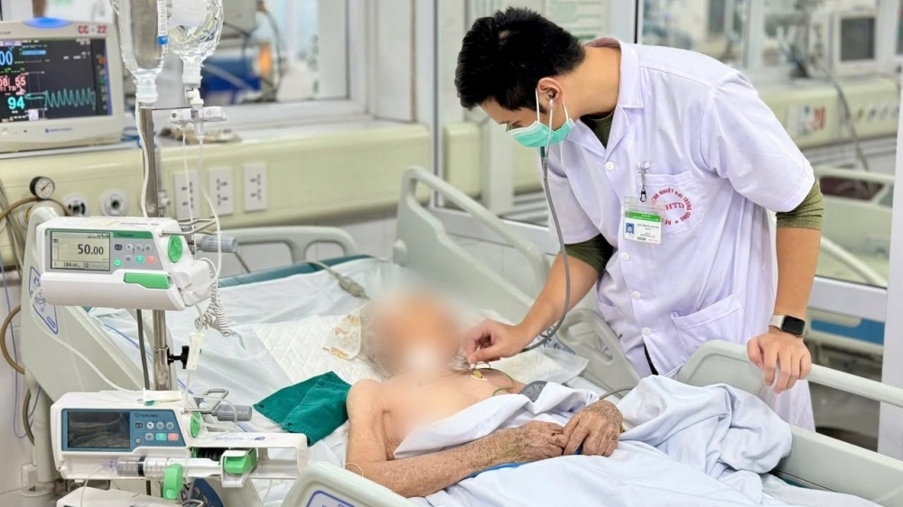 Người cao tuổi dễ bị viêm phổi mùa lạnh