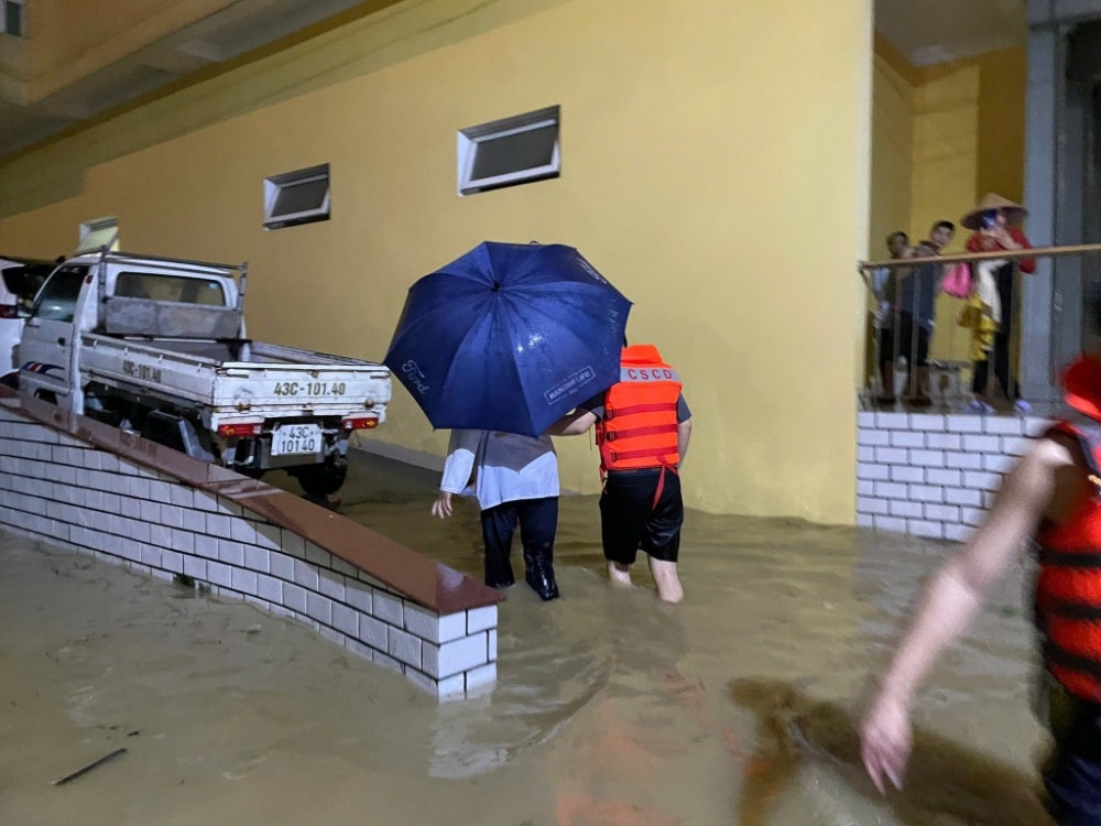 Tăng cường bảo đảm an toàn thực phẩm, phòng chống ngộ độc sau bão lũ