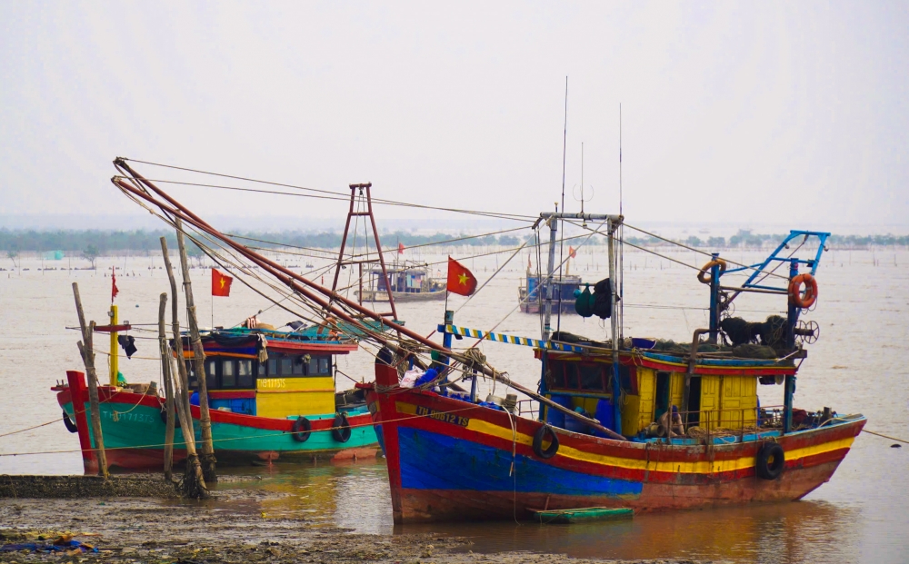 Về xã có mật độ dân số đông nhất Việt Nam để thưởng thức cá nướng