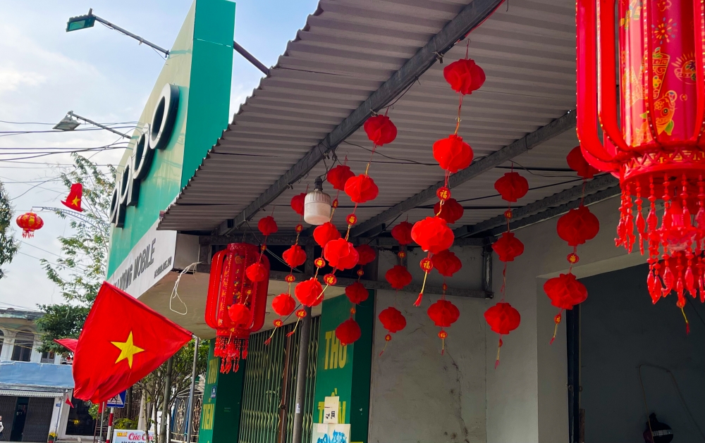 Nhịp sống người dân vùng biển Thanh Hóa chiều 30 Tết