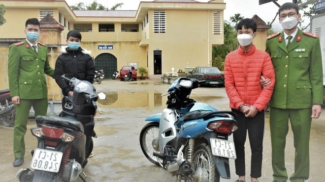 Yên Bái: Bắt 2 đối tượng trộm cắp xe máy lúc nửa đêm
