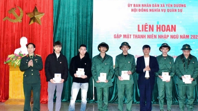 Hà Trung - Thanh Hoá: Gặp mặt, động viên tân binh lên đường nhập ngũ