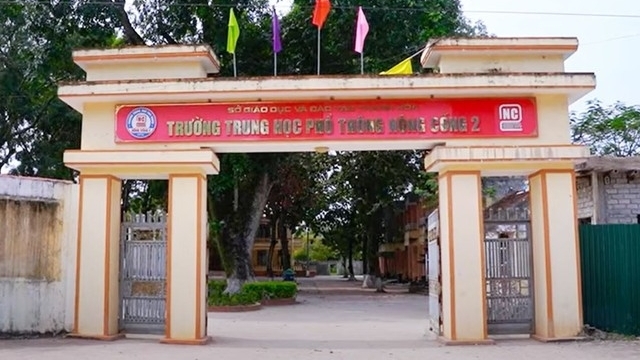 Thanh Hoá: Nam sinh bị đâm trọng trương trước cổng trường