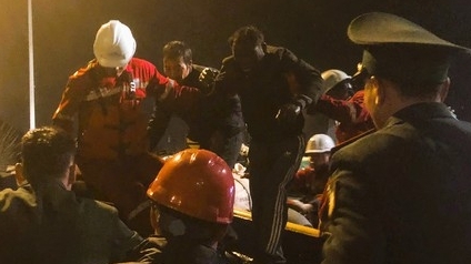 Tàu chở hàng bị cháy trên biển, 2 thuyền viên bị bỏng nặng